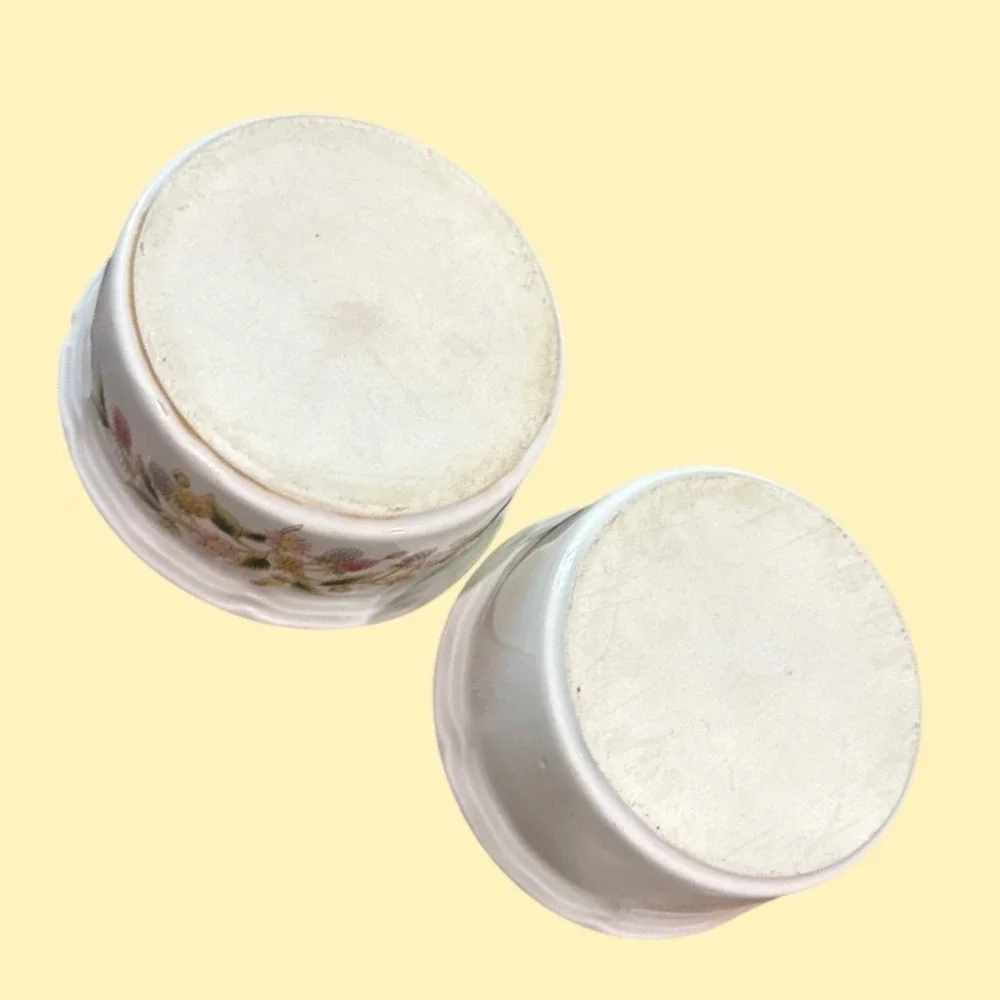 Vintage Floral Berry Ceramic Ramekin Set Scalloped Edge Souffle Bowls White 2pc